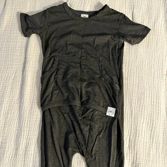 Ready Set Rompers. Front Opening. 2-3T - Picture 5 of 15